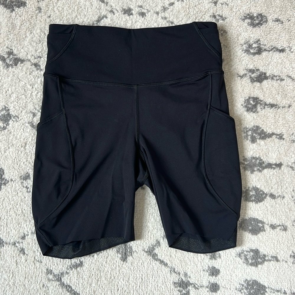Lululemon Fast and Free High-Rise Short 6"
Pockets